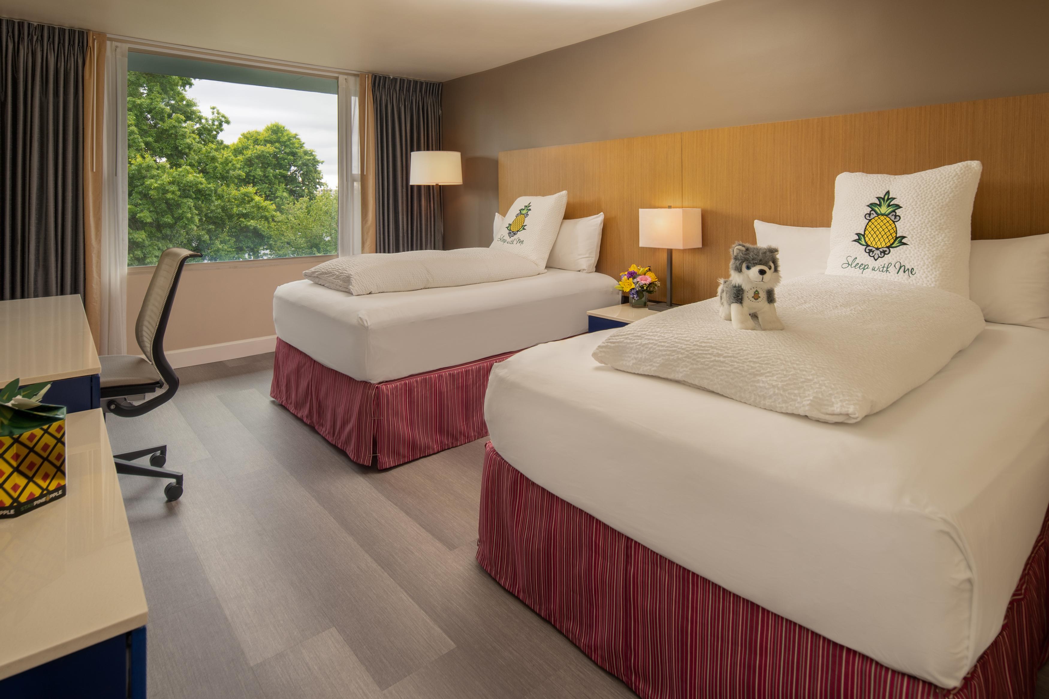 Staypineapple, Hotel Rose, Downtown Портланд Екстериор снимка