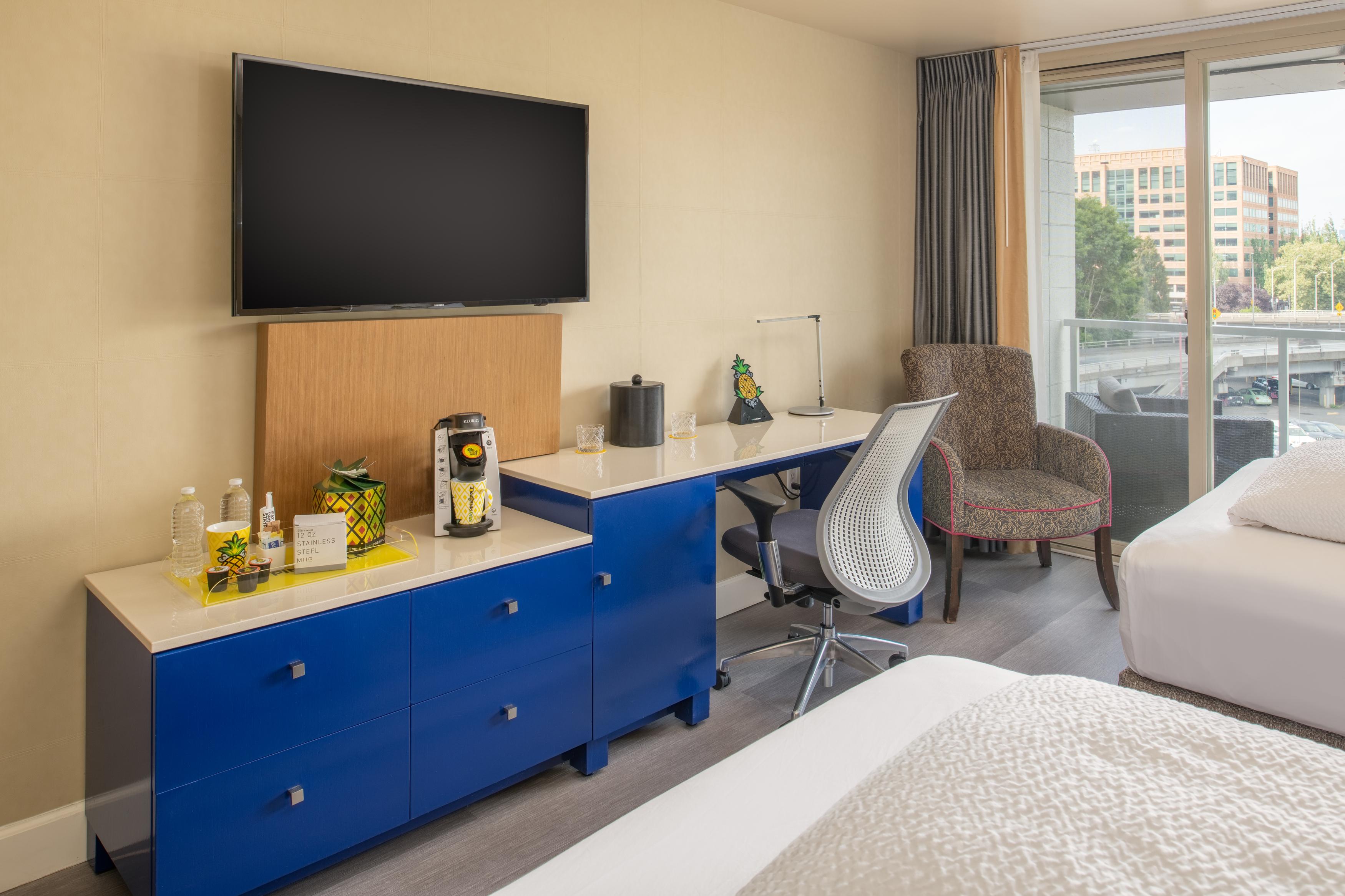 Staypineapple, Hotel Rose, Downtown Портланд Екстериор снимка