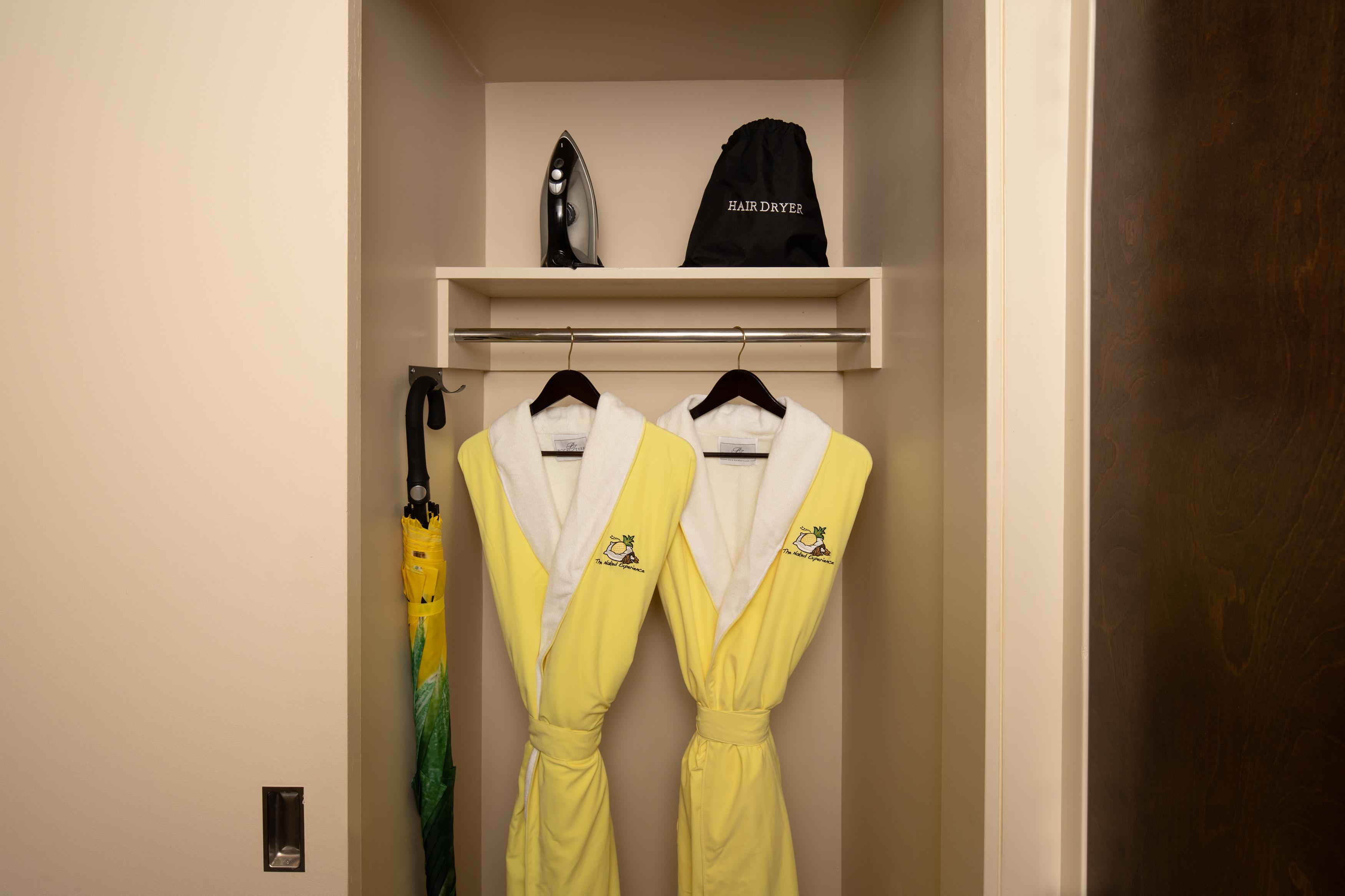 Staypineapple, Hotel Rose, Downtown Портланд Екстериор снимка